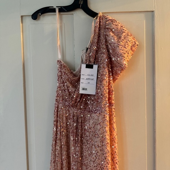 Mac Duggal Light Pink Puff One Shoulder Gown Style #5622 - Picture 4 of 16